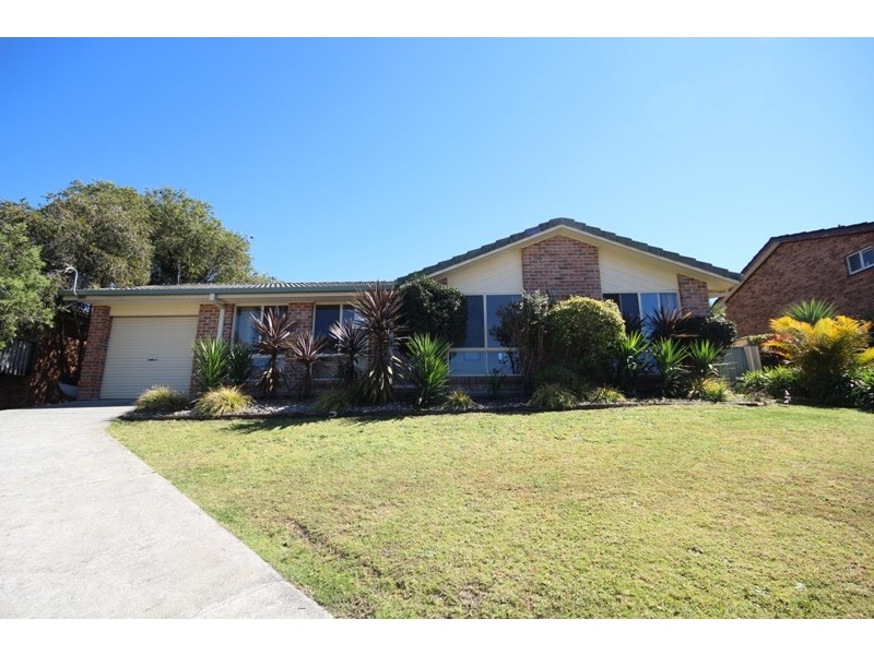 12 Caparra Close, Tinonee NSW 2430