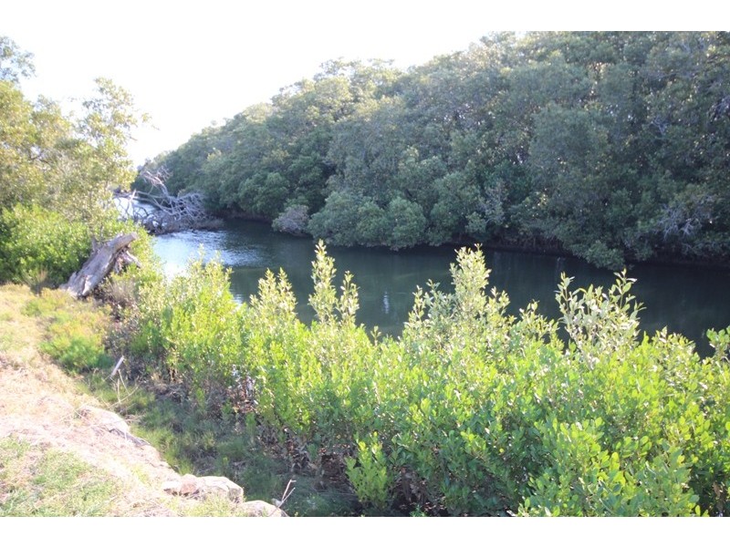 15 Old Bridge Road, Jones Island NSW 2430