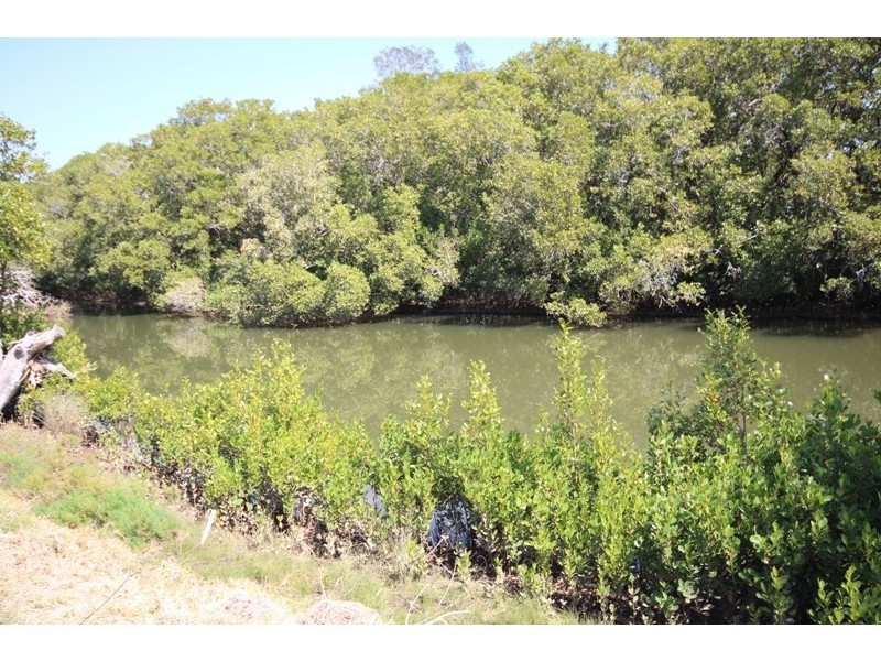 15 Old Bridge Road, Jones Island NSW 2430