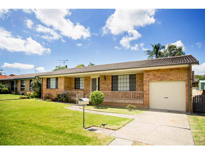 43 Amaroo Drive, Taree NSW 2430