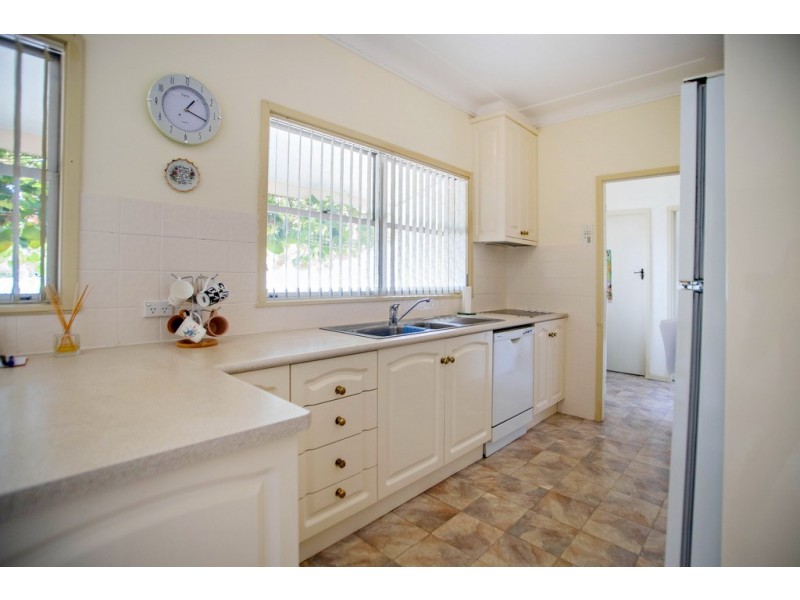 6 McLennan Street, Taree NSW 2430