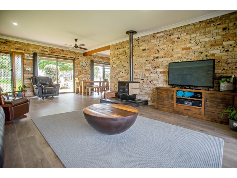 8 The Cedars Drive, Wingham NSW 2429