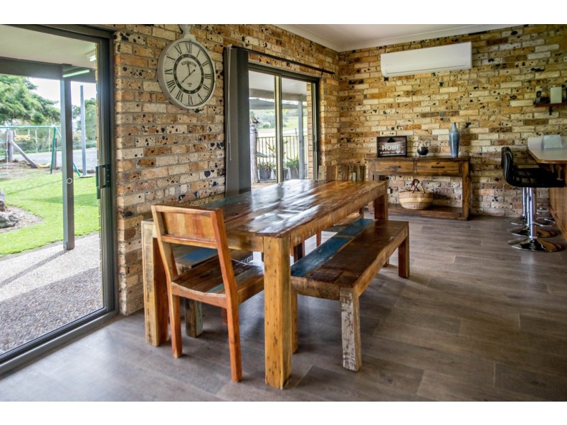 8 The Cedars Drive, Wingham NSW 2429