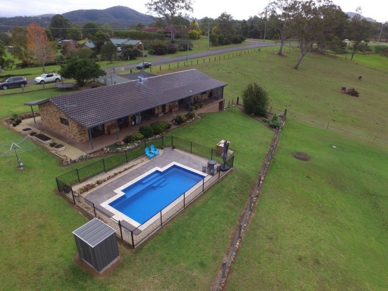 8 The Cedars Drive, Wingham NSW 2429