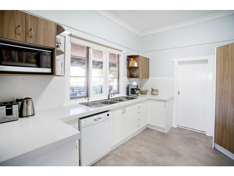 8 Alban Street, Taree NSW 2430