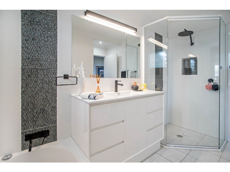 2 Japonica Road, Taree NSW 2430