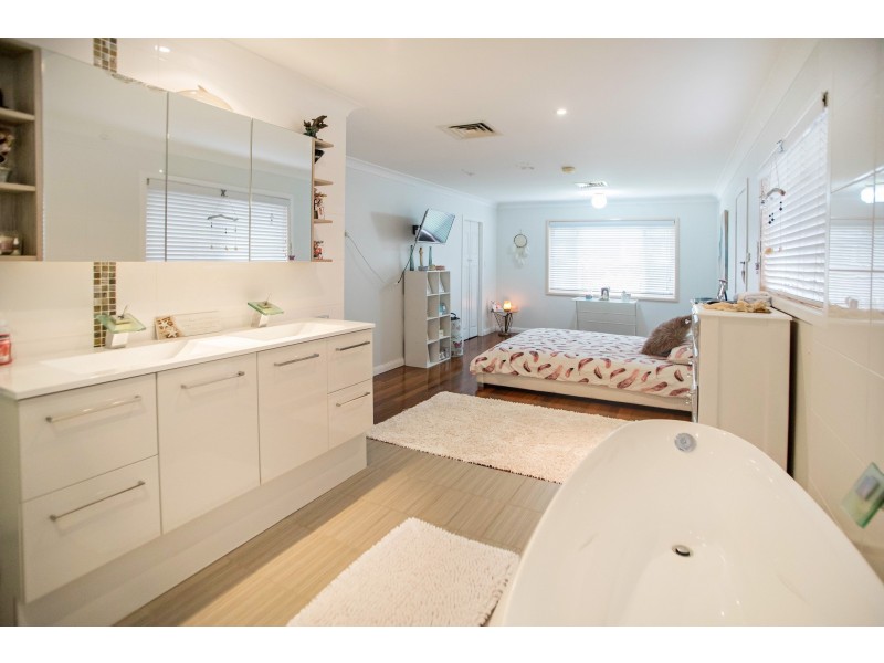 11 McLaughlin Avenue, Taree NSW 2430