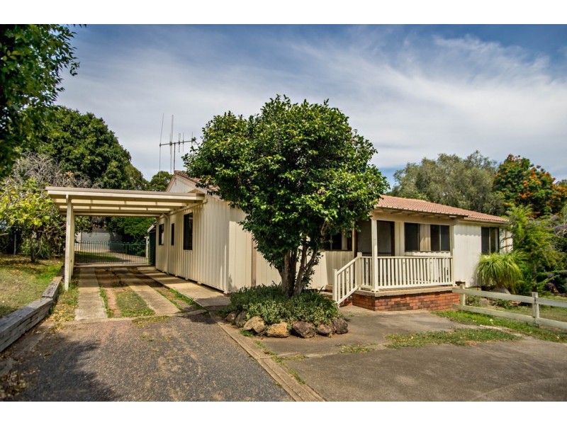 102-104 Old Bar Road, Old Bar NSW 2430