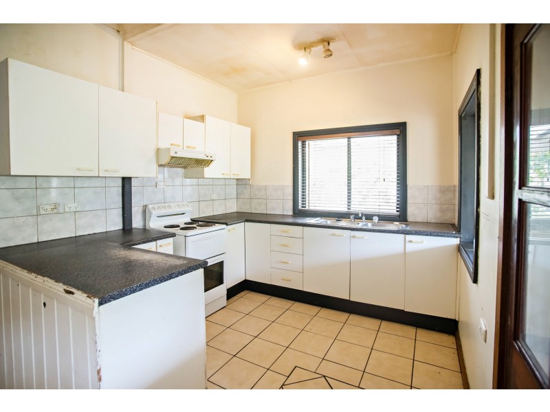 102-104 Old Bar Road, Old Bar NSW 2430