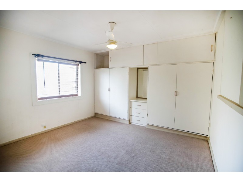 102-104 Old Bar Road, Old Bar NSW 2430