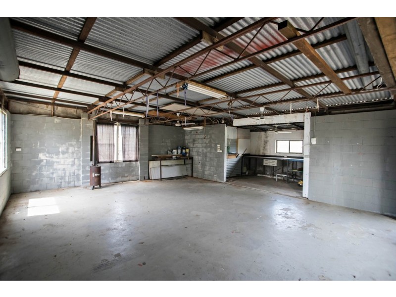 102-104 Old Bar Road, Old Bar NSW 2430