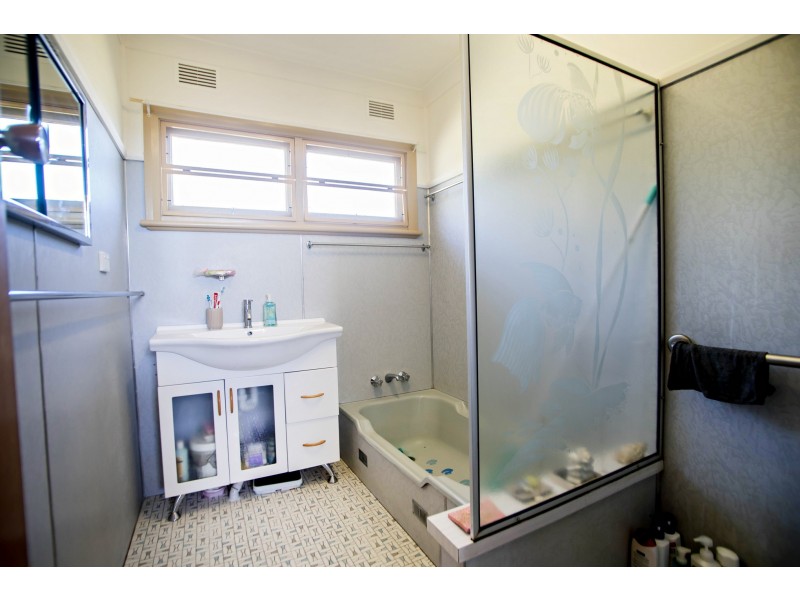 24 Cowan Road, Taree NSW 2430