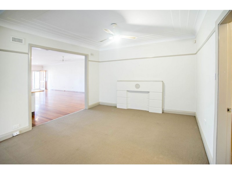 11 Spence Street, Taree NSW 2430