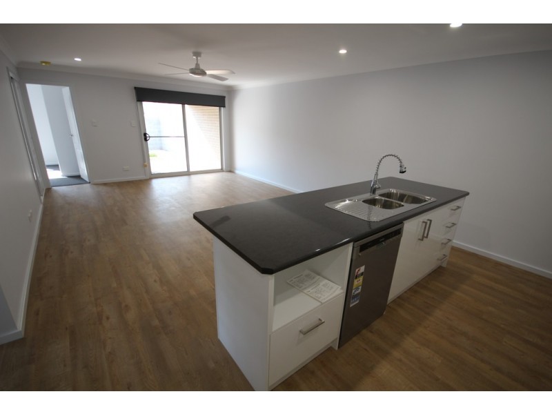 2/3 Hereford Close, Wingham NSW 2429