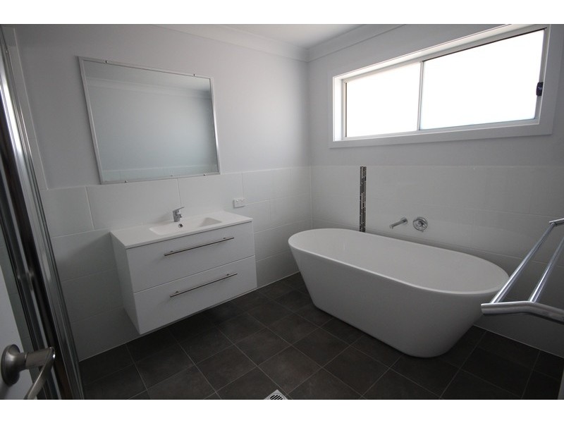 2/3 Hereford Close, Wingham NSW 2429