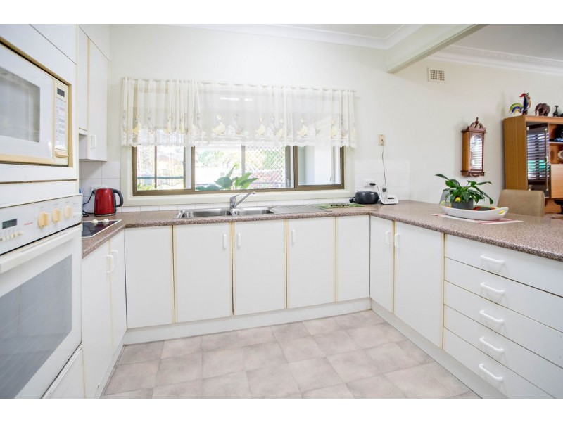 53 Edinburgh Drive, Taree NSW 2430