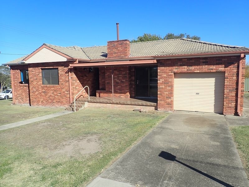 2A Maiden Avenue, Taree NSW 2430