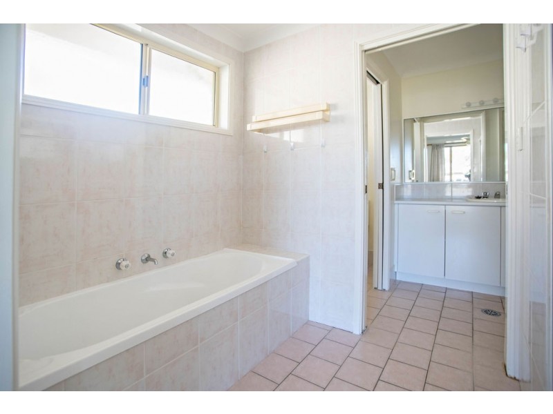 14 Rohini Place, Taree NSW 2430