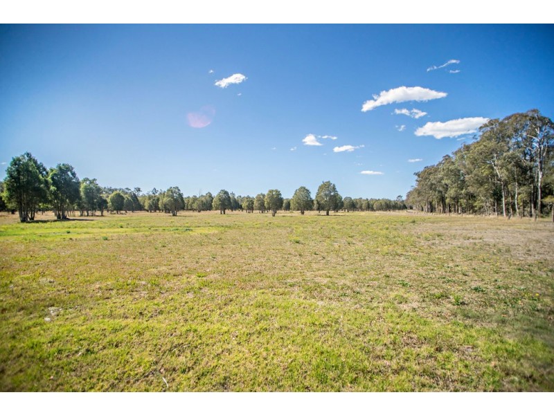 5 Redbank Road, Old Bar NSW 2430