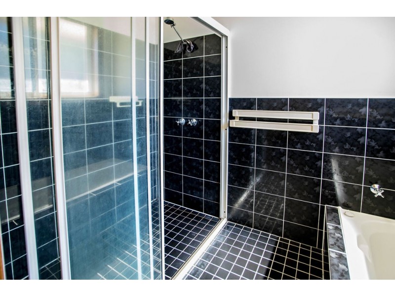 5 Redbank Road, Old Bar NSW 2430