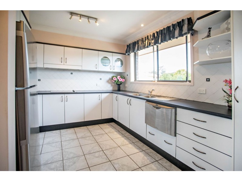 41 Lawson Crescent, Taree NSW 2430