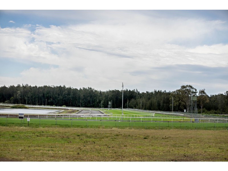 41 Lawson Crescent, Taree NSW 2430