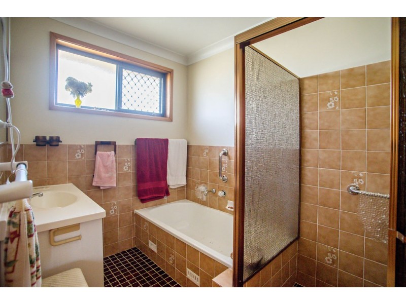 2/1 Fuchsia Drive, Taree NSW 2430