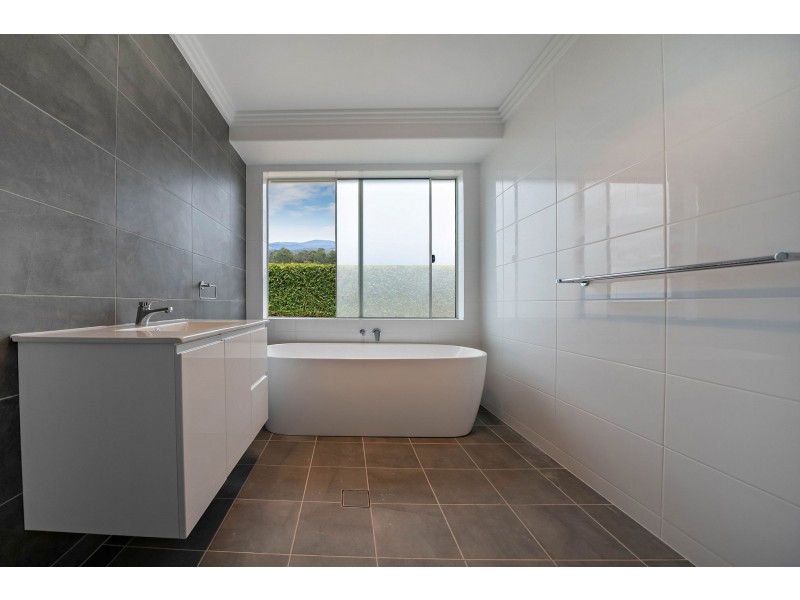 12 King Valley Drive, Taree NSW 2430