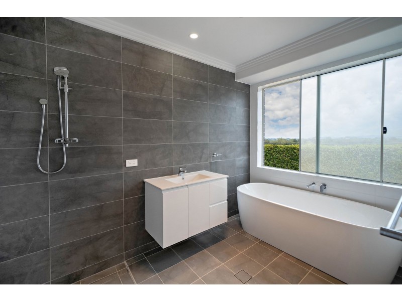 12 King Valley Drive, Taree NSW 2430