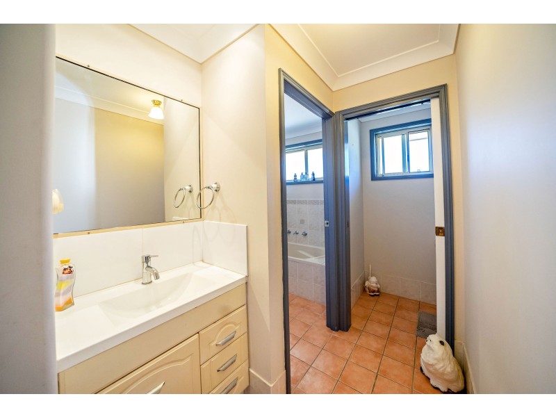 10 Robusta Parade, Taree NSW 2430