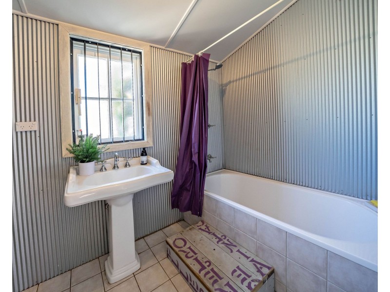 2 Commerce Street, Taree NSW 2430