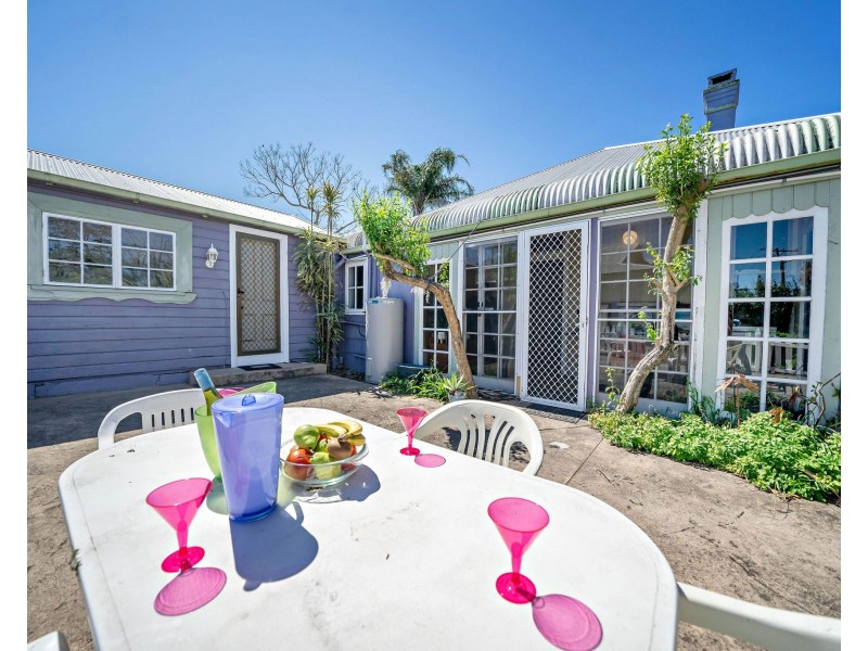 2 Commerce Street, Taree NSW 2430