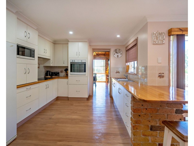 45 Kiwarrak Drive, Rainbow Flat NSW 2430