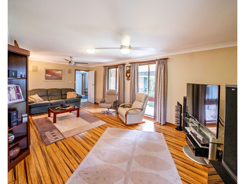 33 Kiwarrak Drive, Rainbow Flat NSW 2430