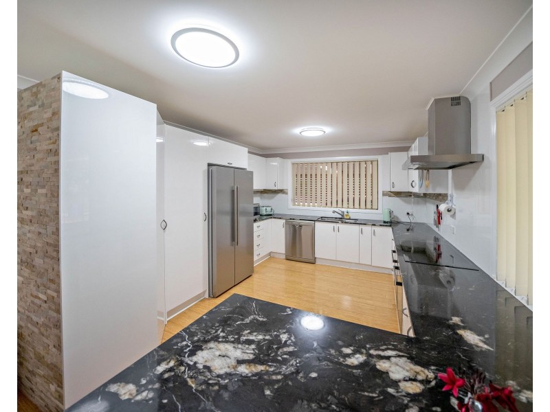 13 Sturt Place, Taree NSW 2430