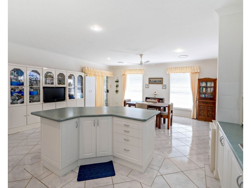 9 Grandis Parade, Taree NSW 2430