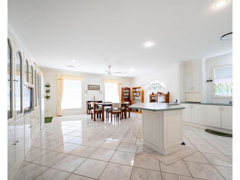 9 Grandis Parade, Taree NSW 2430