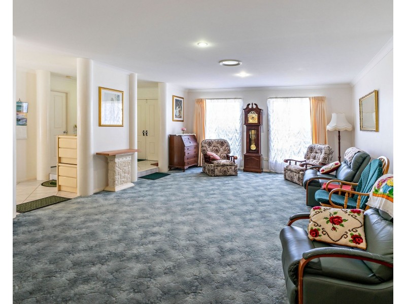 9 Grandis Parade, Taree NSW 2430