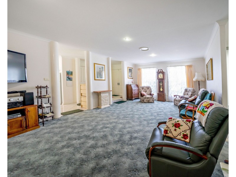 9 Grandis Parade, Taree NSW 2430