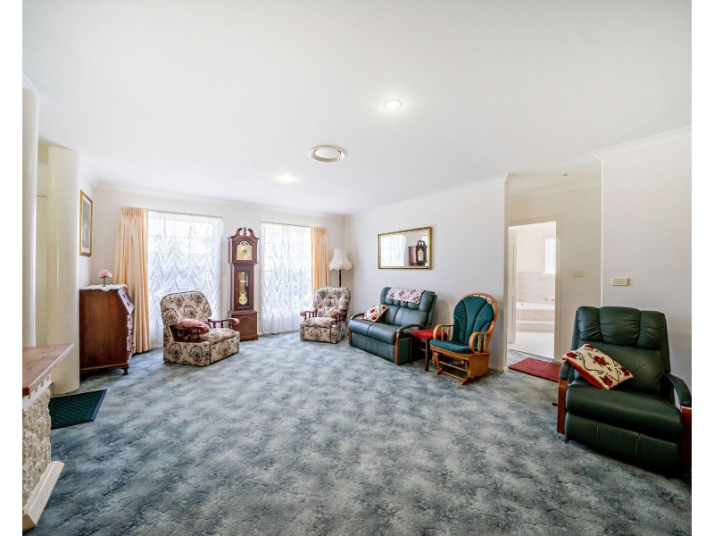 9 Grandis Parade, Taree NSW 2430