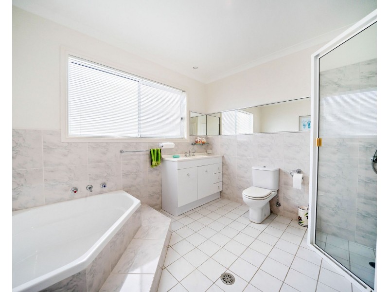 9 Grandis Parade, Taree NSW 2430