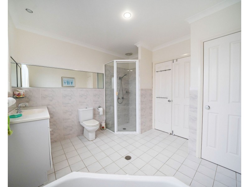 9 Grandis Parade, Taree NSW 2430