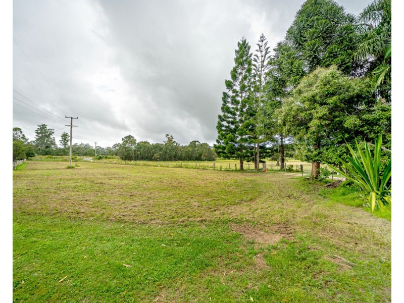 19481 Pacific Highway, Moorland NSW 2443