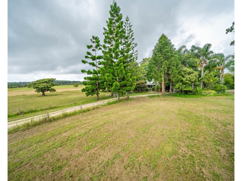 19481 Pacific Highway, Moorland NSW 2443