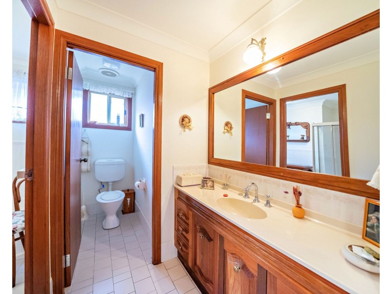 3 NEWLAN COURT, Old Bar NSW 2430