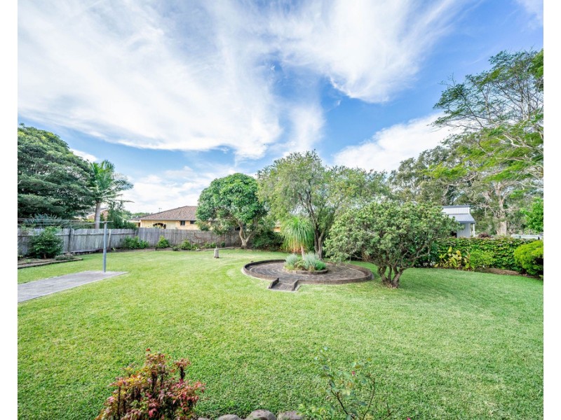 3 NEWLAN COURT, Old Bar NSW 2430