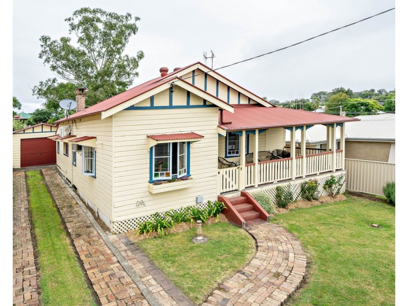24 Farquhar Street, Wingham NSW 2429
