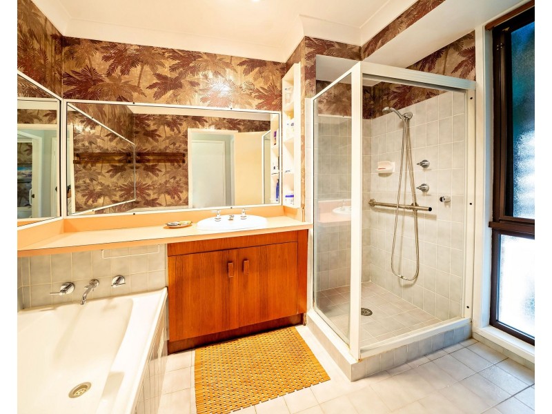 4 Talawong Drive, Taree NSW 2430