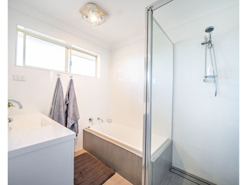 8 Coorong Place, Taree NSW 2430