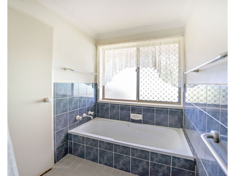 4 Burrawong Crescent, Taree NSW 2430